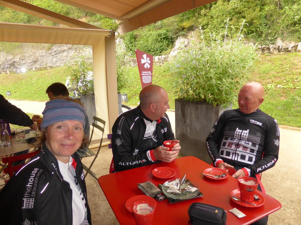 Bedbreakfastbikespyrenees Bed & Breakfast Loubieres Exterior foto